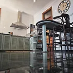 B&B Gonzalez Sea Views 4*