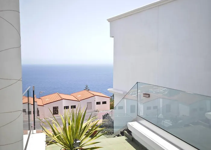 Gonzalez Sea Views Bed and breakfast 4*