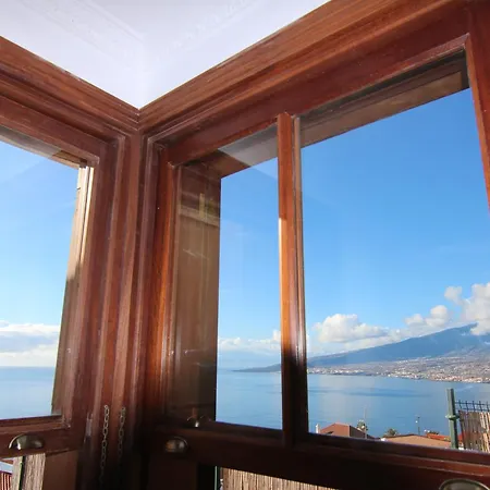 Gonzalez Sea Views Bed and breakfast
